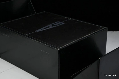 Hyperoad 4 A x “Fossil Maniére Air Ma Stone